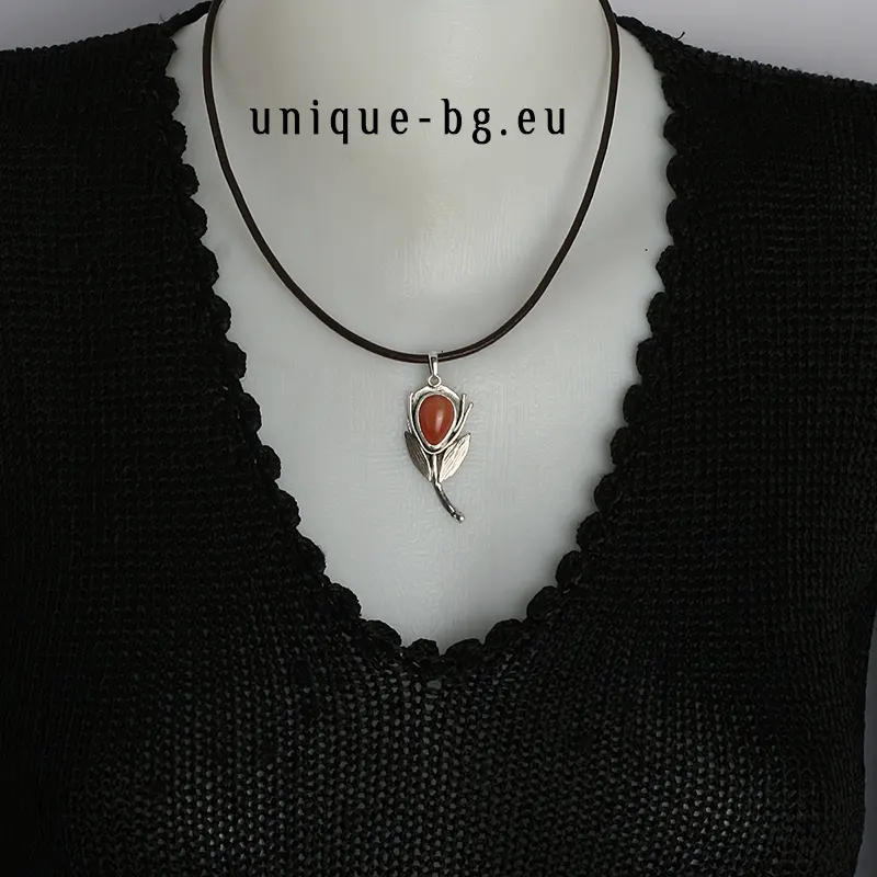 Сребърно колие с карнеол