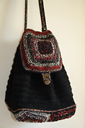 Плетена чанта от смесени материали с подплата  - черна