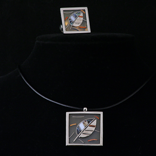 Schmuck Art - Herbst. Collier und Ring mit Silber, Perlmutt, Kupfer, Horn, Neusilber und Lederband